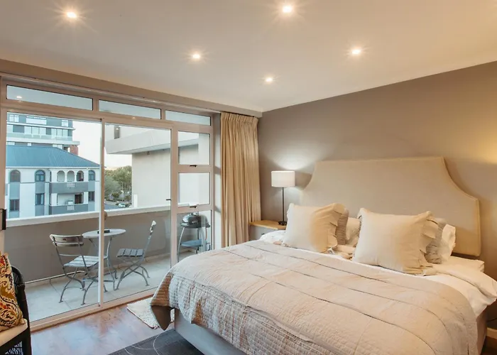 Elegant Apartment With Parking